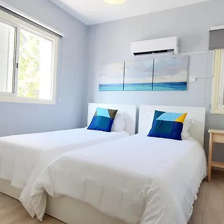 Stylish Two Bedroom House In Near The Sea Prázdninový dům Protaras