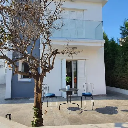 Stylish Two Bedroom House In Near The Sea Prázdninový dům Protaras