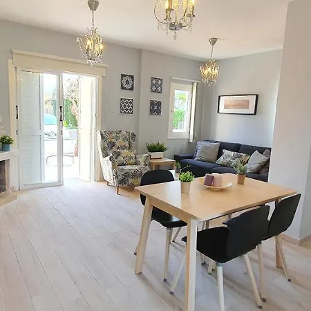 Stylish Two Bedroom House In Near The Sea Protaras