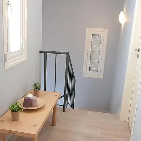 Stylish Two Bedroom House In Near The Sea *